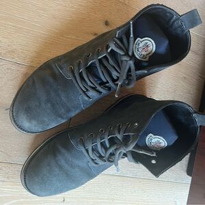 Men’s authentic Moncler Navy Blue Suede Boots, size 43